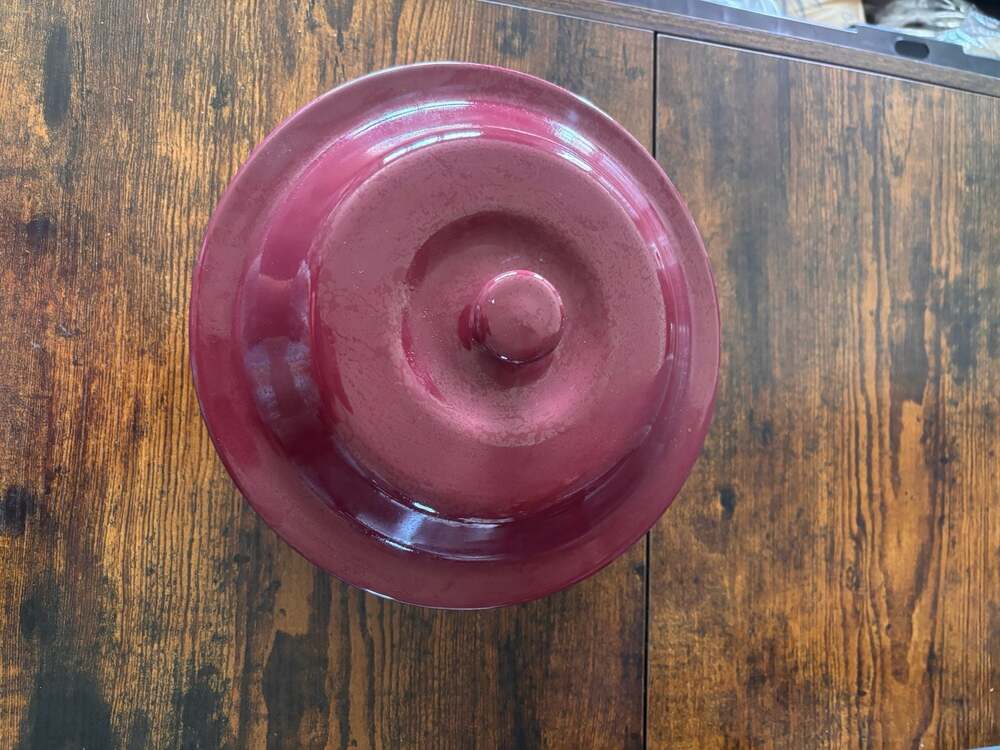 The Pampered Chef Cranberry Round Covered Baker StonewareDish 6 Cup 1.5L
